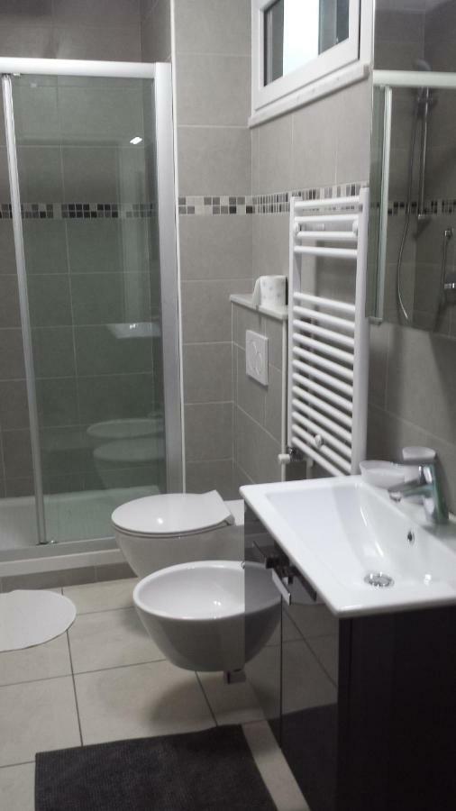 Residenza Lux Fronte Mare Apartment Vado Ligure Exterior photo