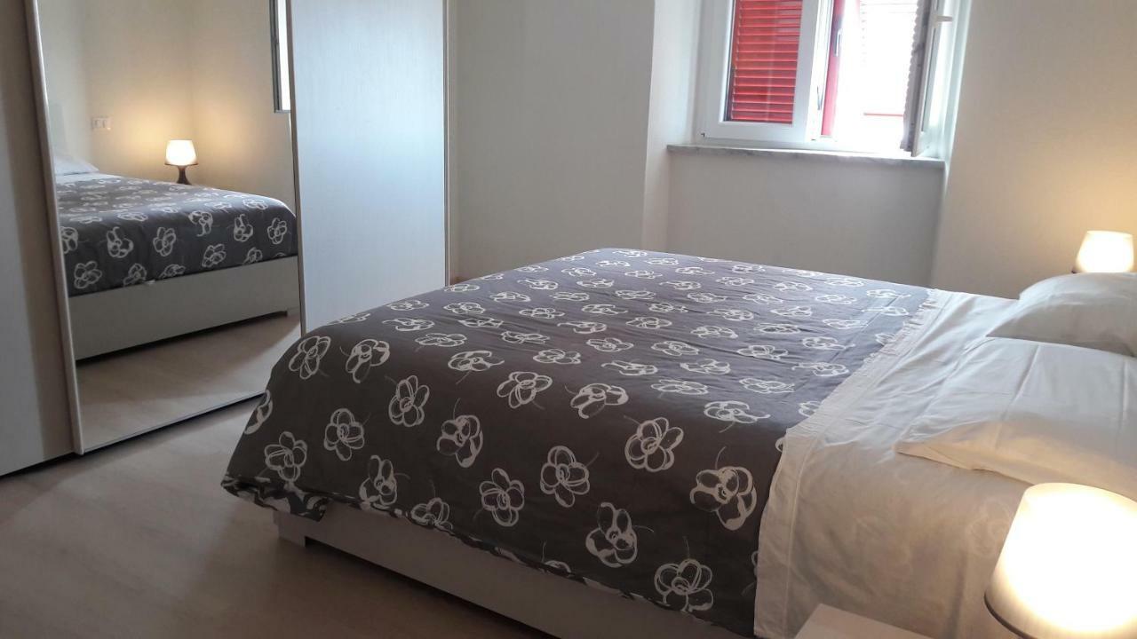 Residenza Lux Fronte Mare Apartment Vado Ligure Exterior photo