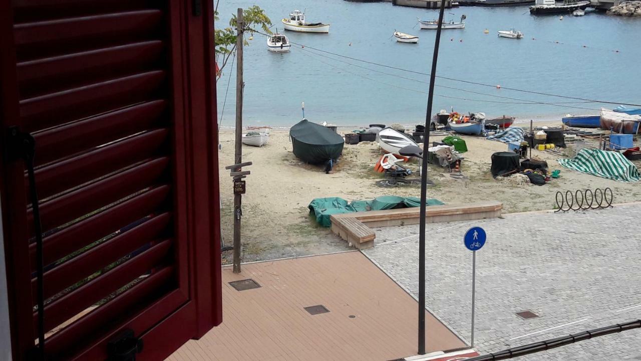 Residenza Lux Fronte Mare Apartment Vado Ligure Exterior photo