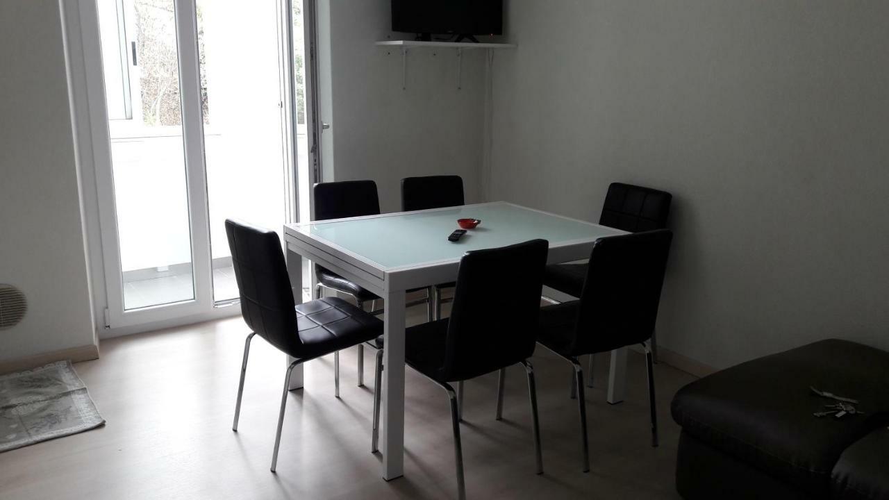 Residenza Lux Fronte Mare Apartment Vado Ligure Exterior photo